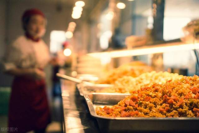 校园餐饮管理 食品安全责任必须回归校园